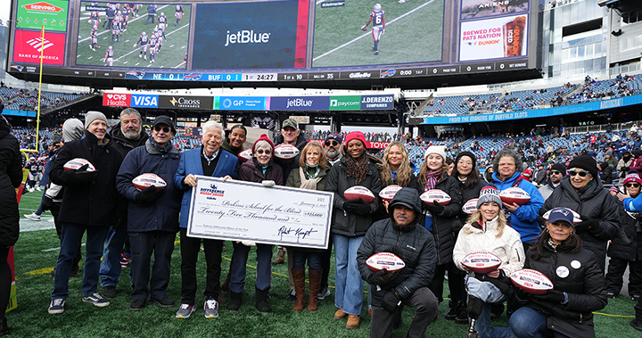 SeniorCare Board member Vito Lamura was honored by the New England Patriots Foundation as a “Patriots Difference Maker of the Week” as part of their “Celebrate Volunteerism” initiative. Vito was recognized at a Patriots game, along with other recipients of the award. (Photo credit: David Silverman)